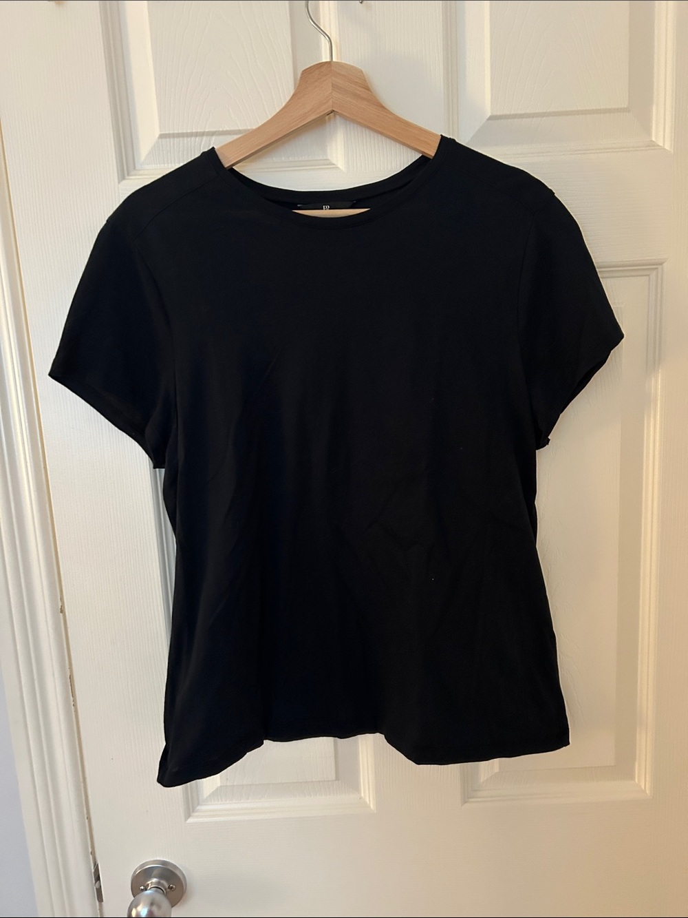 Banana Republic Black Short-Sleeve Crewneck Tee